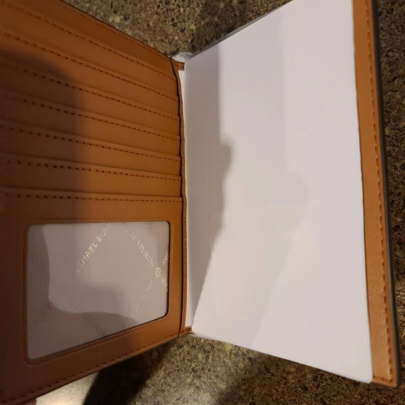 Michael kors - Picture 2 of 3